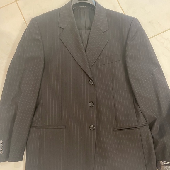 Gianfranco Ferre Mens Suit - Picture 2 of 2